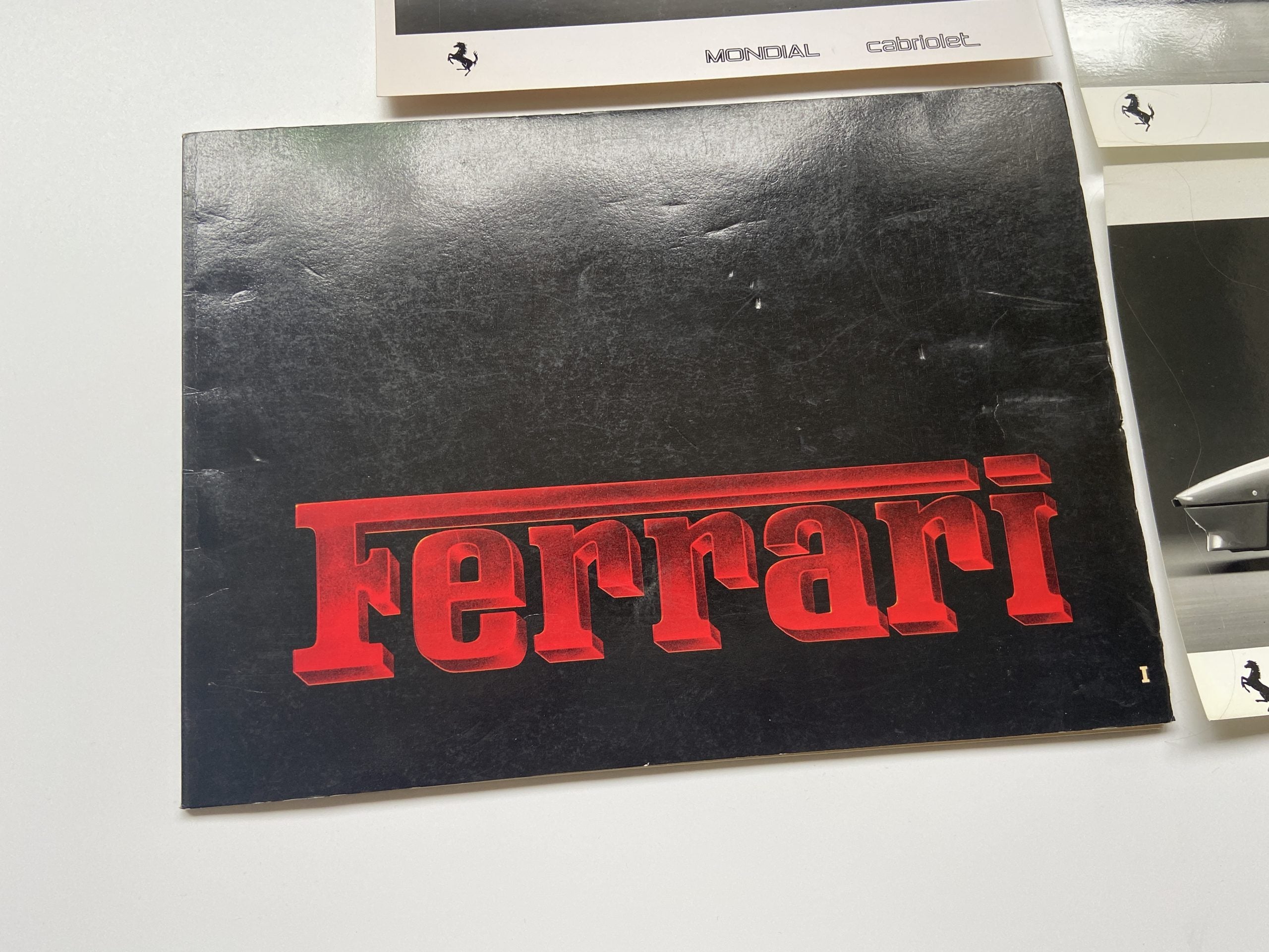 Ferrari Mondial, Testarossa, 288 GTO Press Folder Brochure #325/84 - Italian