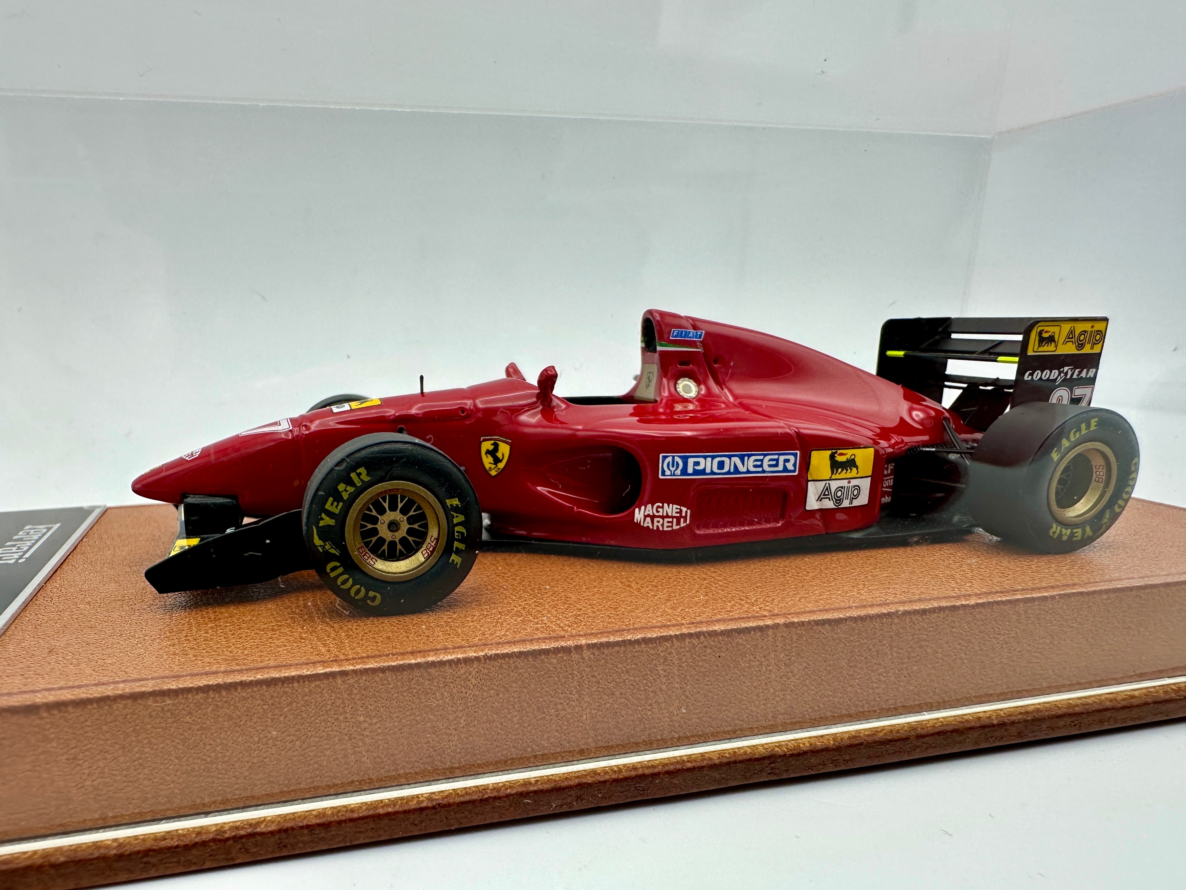 Ferrari 412 T1 Formula 1 Model Car - Scale 1/43 - Schedoni Leather Base