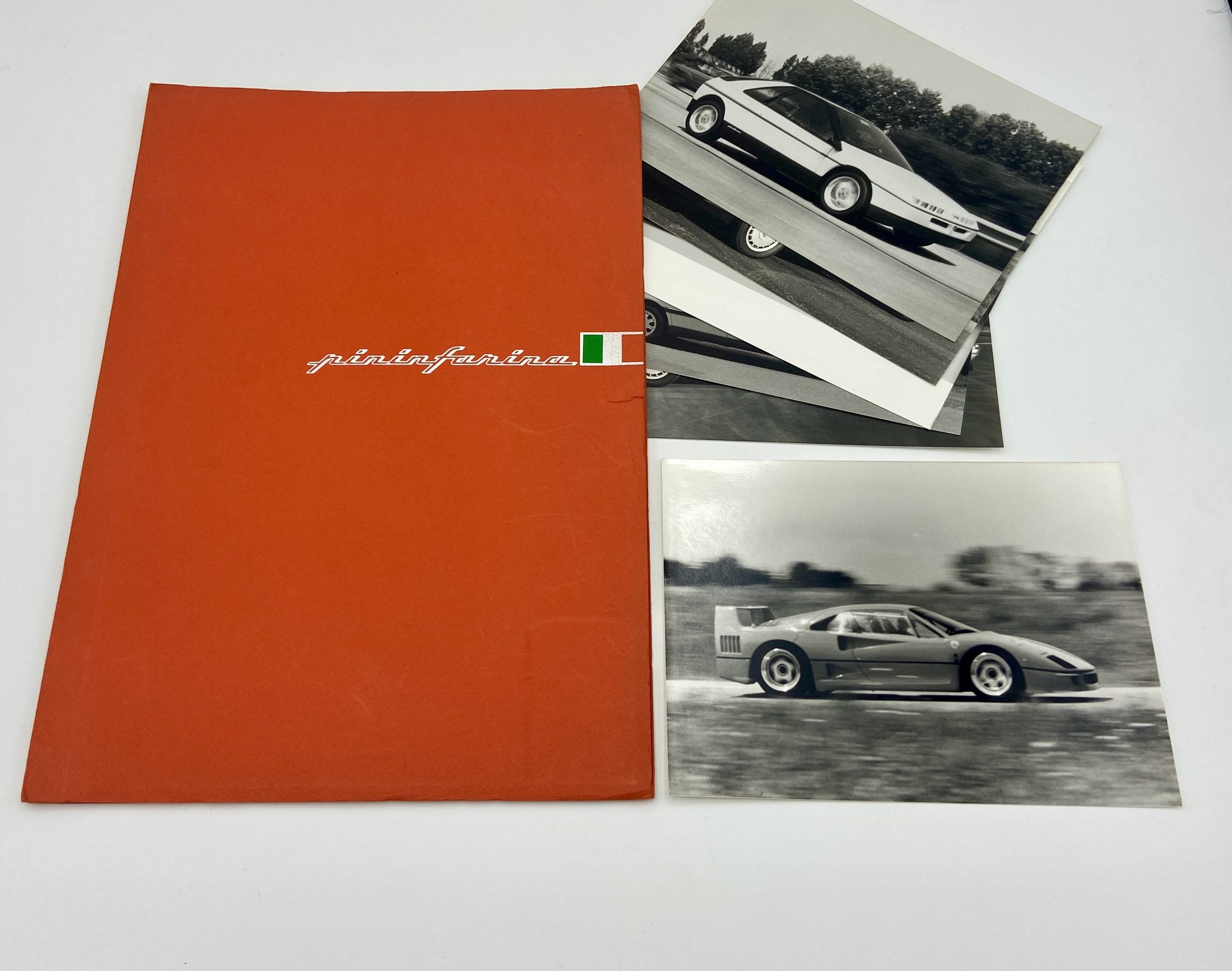 Ferrari F40, 328 GTB/GTS, Testarossa, Mondial T Pininfarina Press Kit Brochure 1989 - Italian