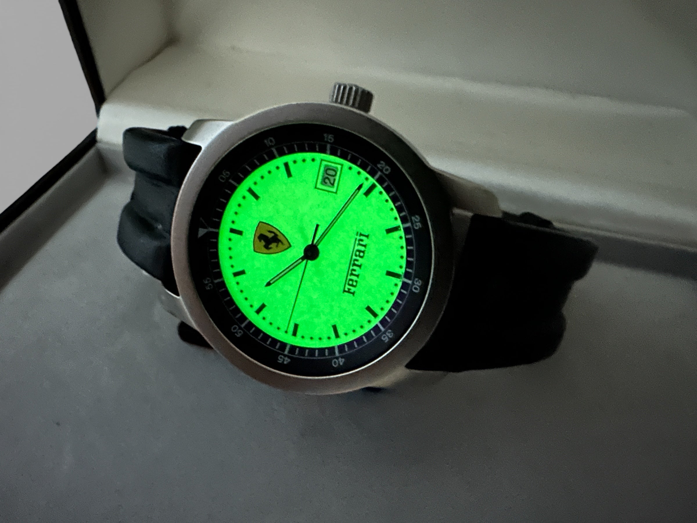 Ferrari Formula Indy Series Watch, Uhr – Cartier Series – Swiss made - Glow Dial