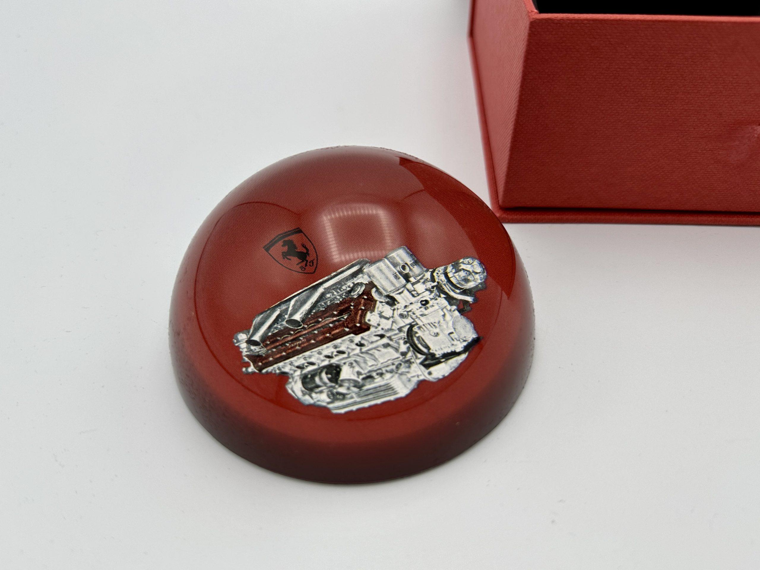 Ferrari 365GTB/4 Daytona Engine Crystal Dome Paperweight, Presse Papier - Accessory