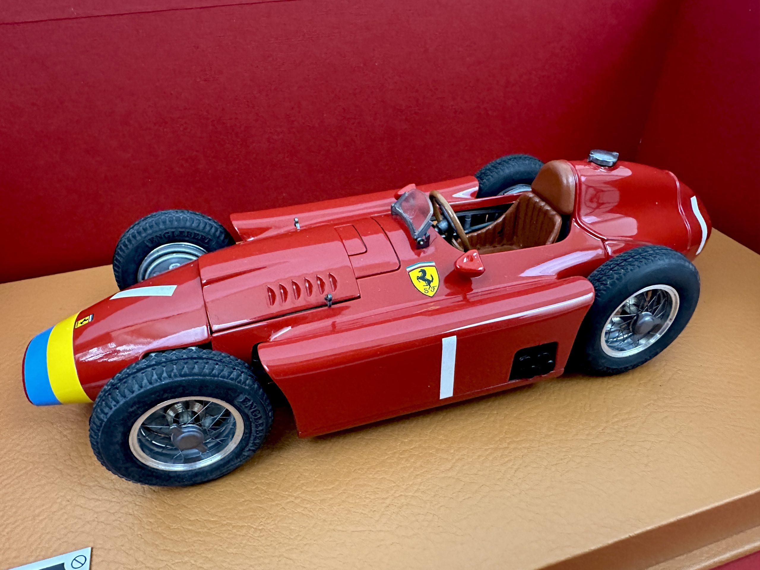 Scuderia Ferrari D50 Juan Manuel Fangio – World Champion 1956 – Model Car Scale 1/20